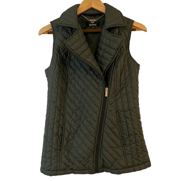 Dennis by Dennis Basso quilted vest. - Picture 1 of 6